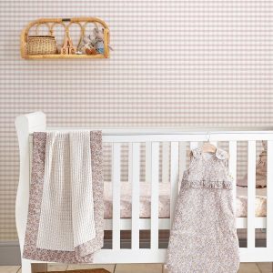 Gingham, smårutete og landlig tapet i lilla
