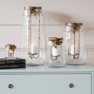 Corinna, lyslykt i glass med lekre blader i gull fra Laura Ashley (4 str)